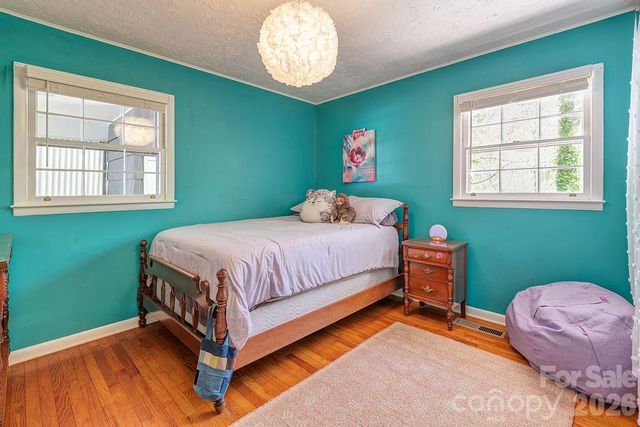 24 Forest Lane, Black Mountain, NC 28711