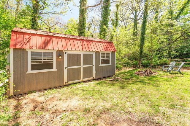 24 Forest Lane, Black Mountain, NC 28711
