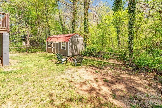 24 Forest Lane, Black Mountain, NC 28711