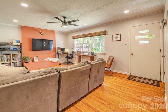 24 Forest Lane, Black Mountain, NC 28711