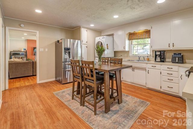 24 Forest Lane, Black Mountain, NC 28711