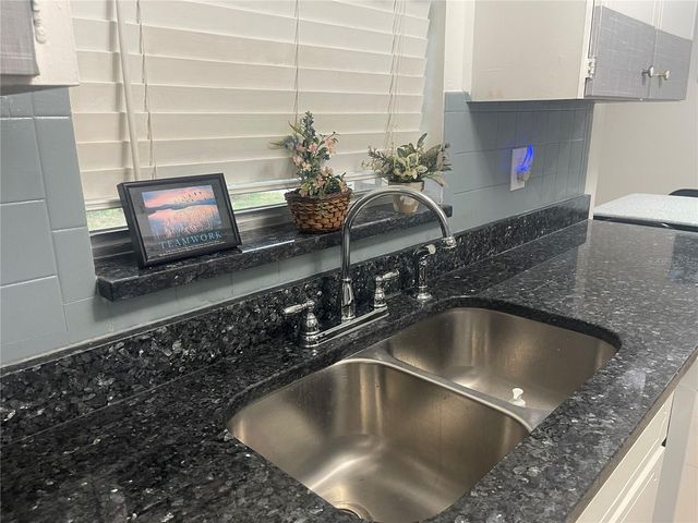8415 N GOMEZ AVENUE, Tampa, FL 33614