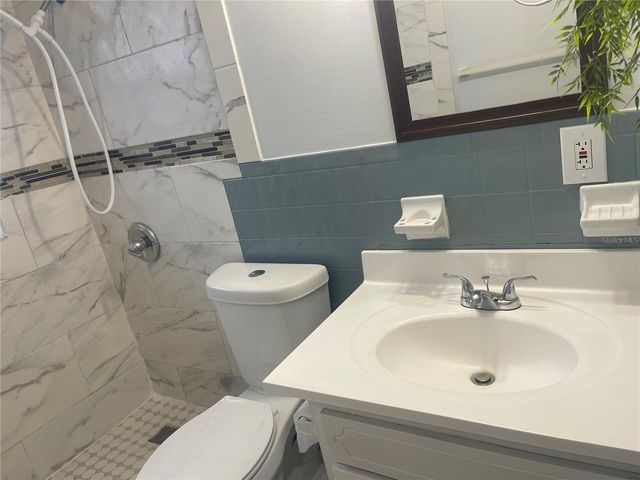 8415 N GOMEZ AVENUE, Tampa, FL 33614