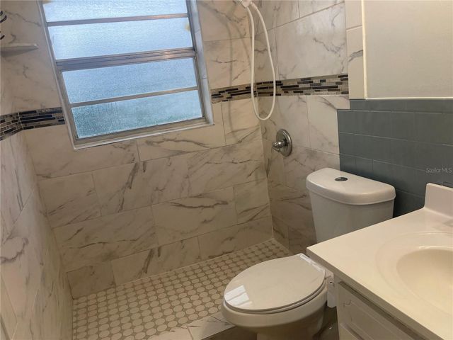 8415 N GOMEZ AVENUE, Tampa, FL 33614