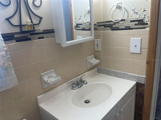 8415 N GOMEZ AVENUE, Tampa, FL 33614