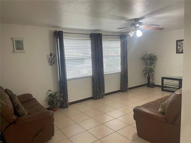 8415 N GOMEZ AVENUE, Tampa, FL 33614