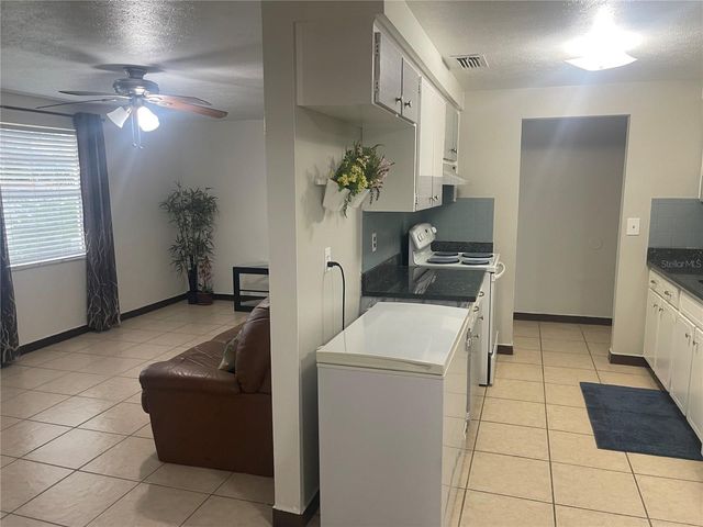 8415 N GOMEZ AVENUE, Tampa, FL 33614