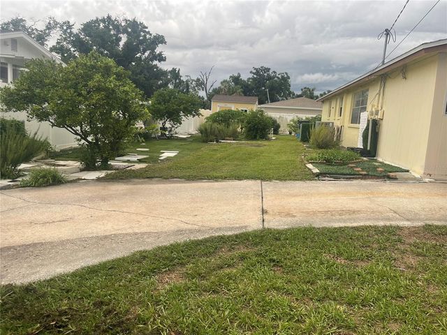 8415 N GOMEZ AVENUE, Tampa, FL 33614