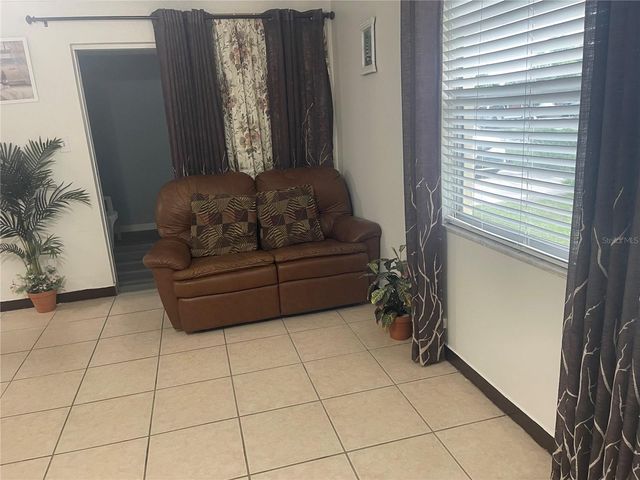 8415 N GOMEZ AVENUE, Tampa, FL 33614