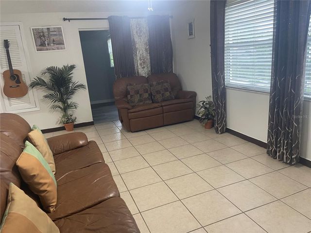 8415 N GOMEZ AVENUE, Tampa, FL 33614