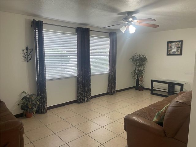 8415 N GOMEZ AVENUE, Tampa, FL 33614