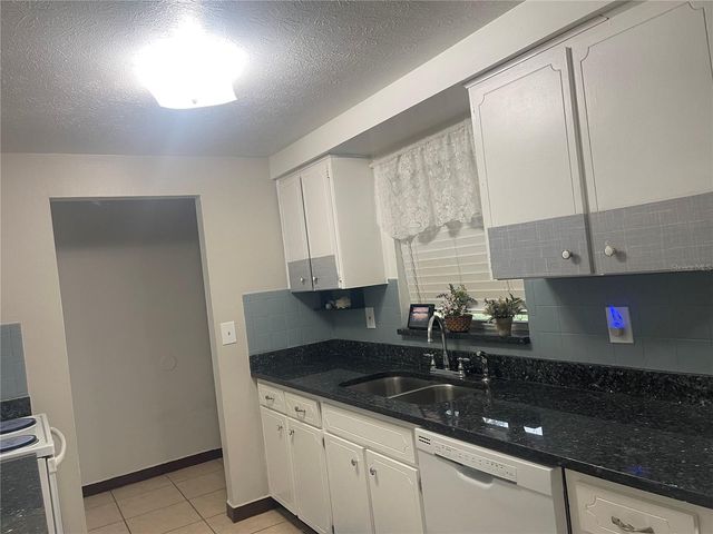 8415 N GOMEZ AVENUE, Tampa, FL 33614