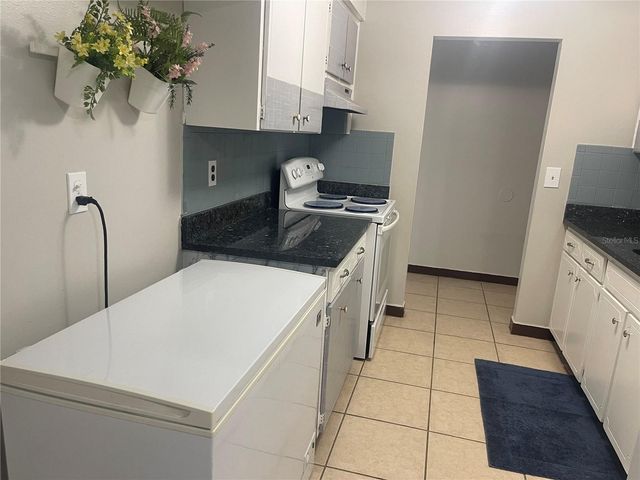8415 N GOMEZ AVENUE, Tampa, FL 33614
