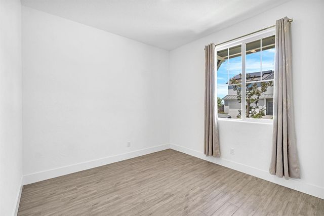 371 Huntington Avenue S, Madera, CA 93636