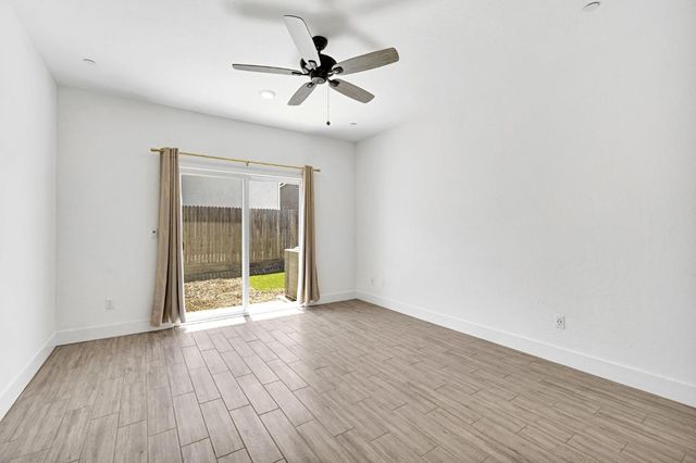 371 Huntington Avenue S, Madera, CA 93636