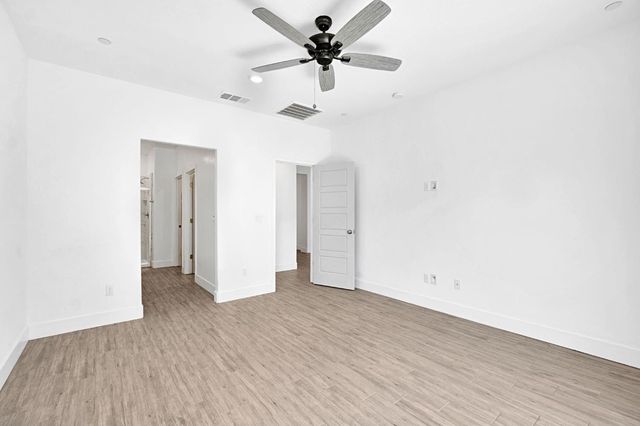 371 Huntington Avenue S, Madera, CA 93636