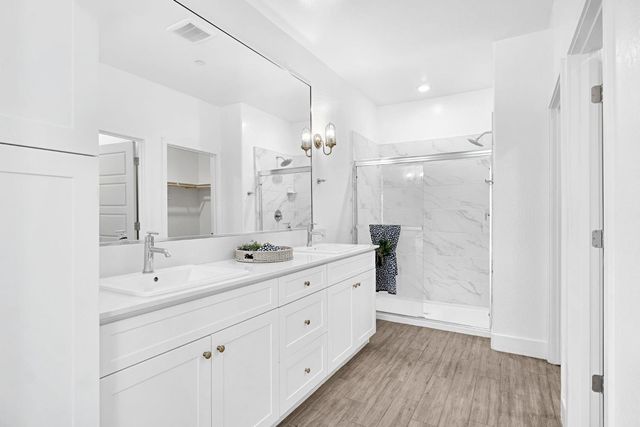 371 Huntington Avenue S, Madera, CA 93636