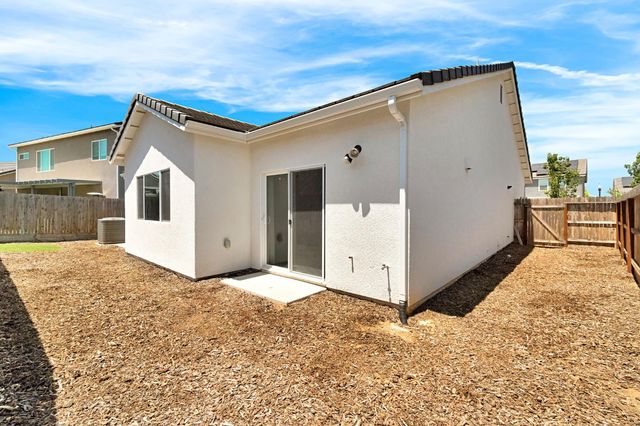 371 Huntington Avenue S, Madera, CA 93636