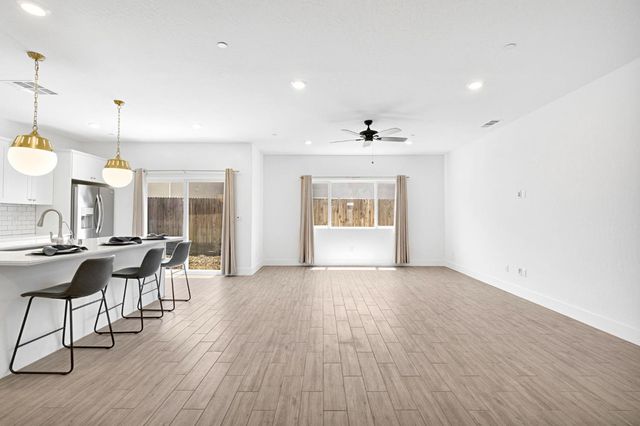 371 Huntington Avenue S, Madera, CA 93636