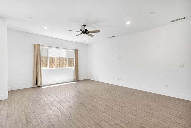 371 Huntington Avenue S, Madera, CA 93636