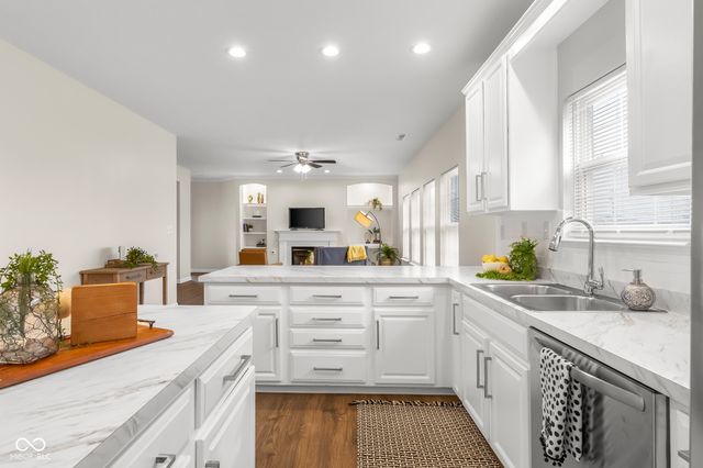 1911 St James Place, Columbus, IN 47201