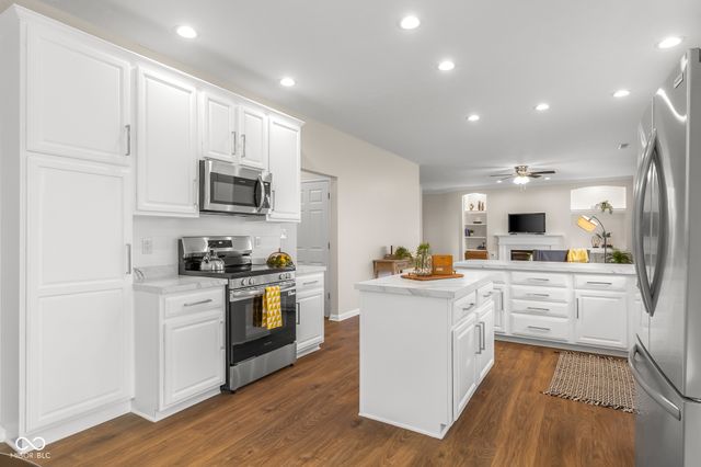 1911 St James Place, Columbus, IN 47201