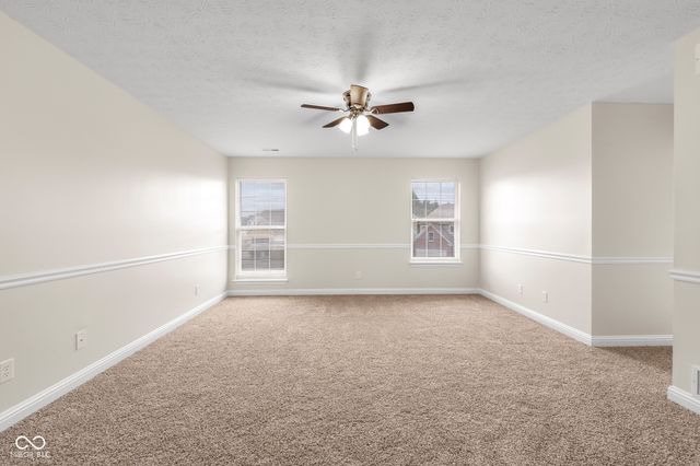 1911 St James Place, Columbus, IN 47201
