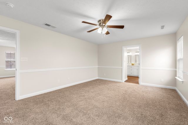 1911 St James Place, Columbus, IN 47201