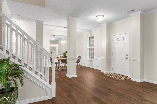 1911 St James Place, Columbus, IN 47201