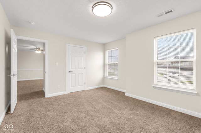 1911 St James Place, Columbus, IN 47201