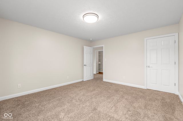 1911 St James Place, Columbus, IN 47201