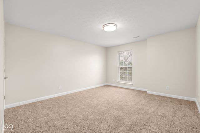 1911 St James Place, Columbus, IN 47201