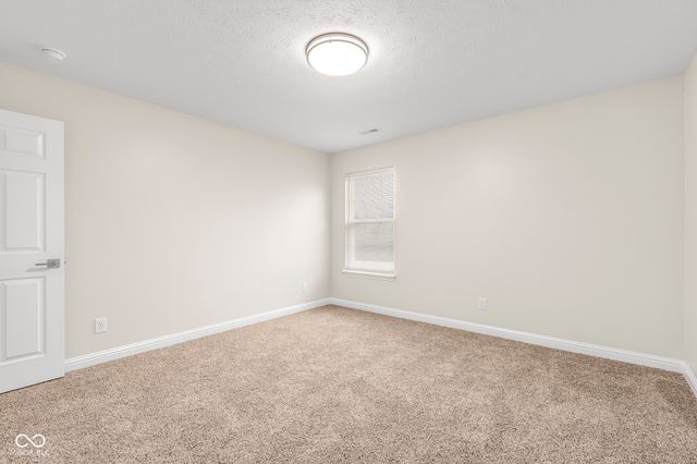 1911 St James Place, Columbus, IN 47201