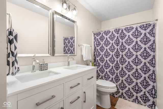 1911 St James Place, Columbus, IN 47201
