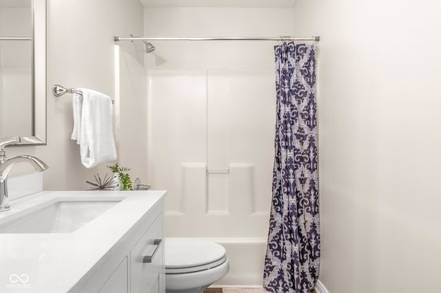 1911 St James Place, Columbus, IN 47201