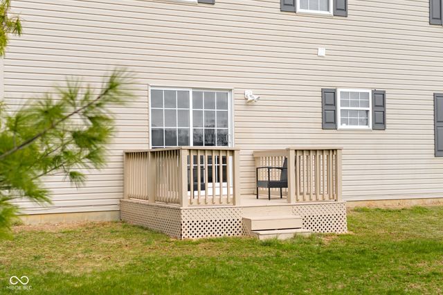 1911 St James Place, Columbus, IN 47201
