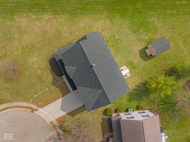 1911 St James Place, Columbus, IN 47201