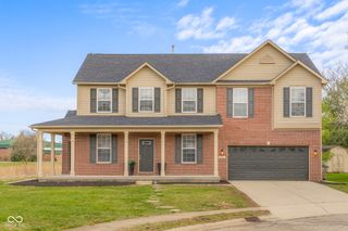 1911 St James Place, Columbus, IN 47201