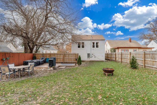 822 S Holyoke St, Wichita, KS 67218