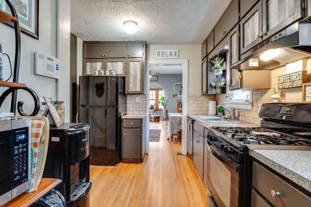 822 S Holyoke St, Wichita, KS 67218