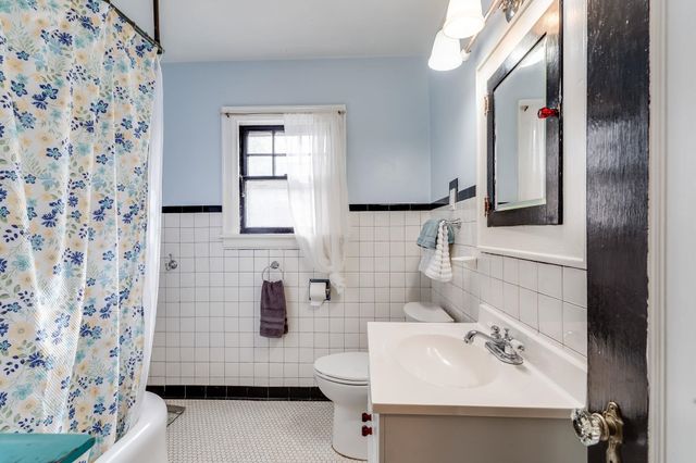 822 S Holyoke St, Wichita, KS 67218