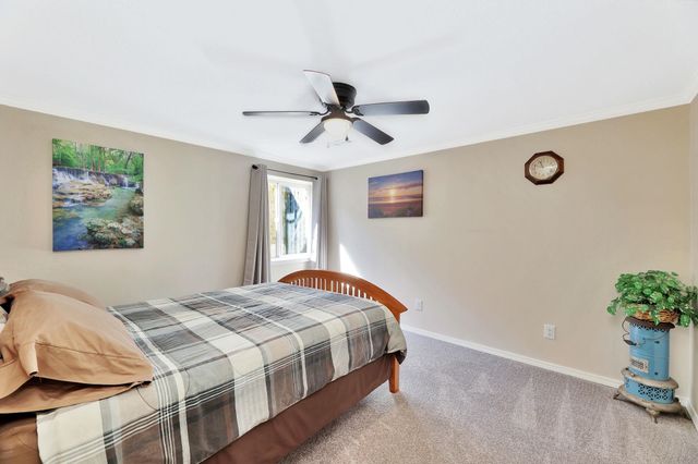 616 S Twin Pines Ave, Haysville, KS 67060