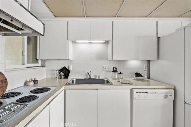 631 Cliff Dr. A-15, Laguna Beach, CA 92651