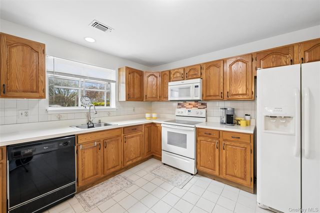 248 River Drive 248, Moriches, NY 11955