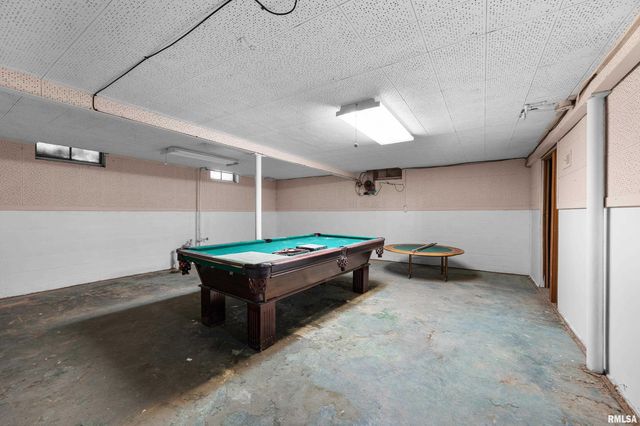 660 18TH Avenue, East Moline, IL 61244