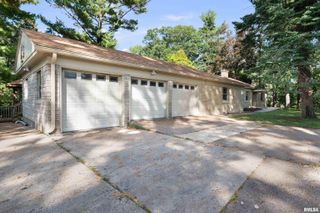 660 18TH Avenue, East Moline, IL 61244