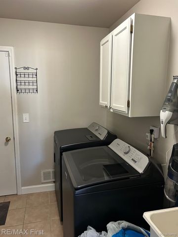 34267 Birchway Circle, Sterling Heights, MI 48312