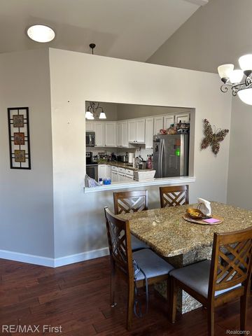 34267 Birchway Circle, Sterling Heights, MI 48312