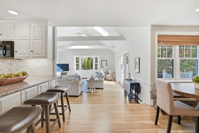 11 Simmons Dr, Duxbury, MA 02332