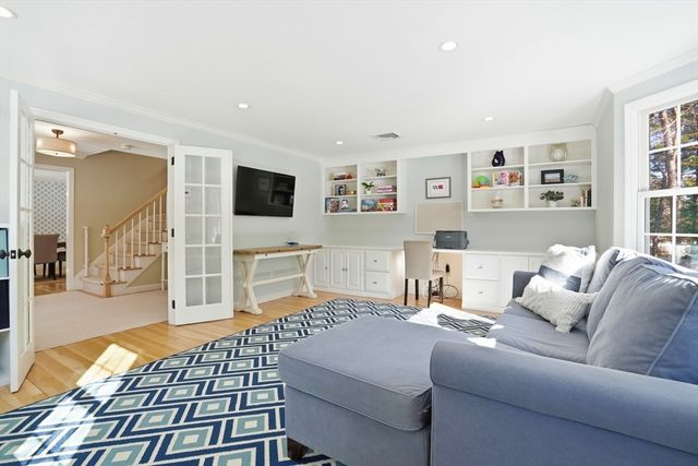 11 Simmons Dr, Duxbury, MA 02332